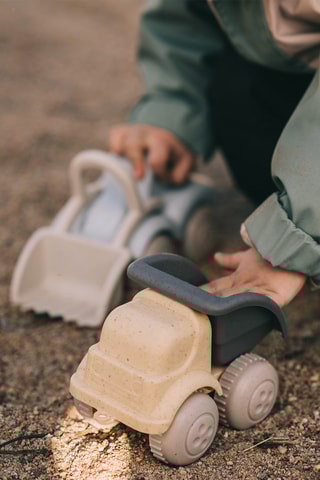 Camião basculante - A partir de 1 ano