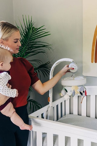 Mobile musical en bois - Dès la naissance