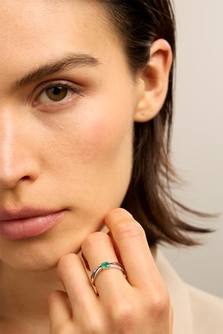 Bague - Or blanc 18 carats, émeraude et diamants