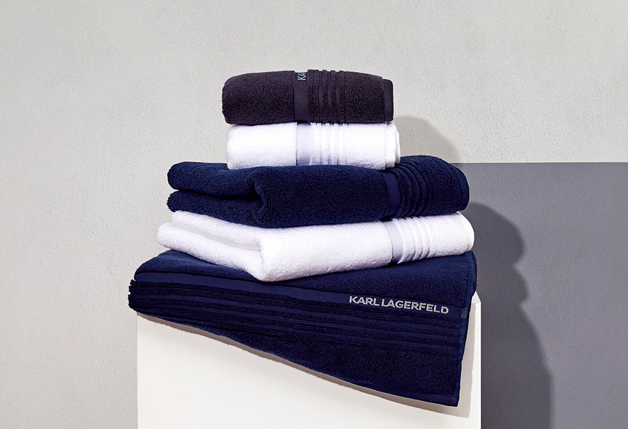 KARL LAGERFELD à bas prix chez SHOWROOMPRIVÉ