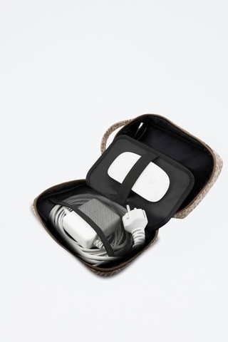 Reistas Guess USB - Beige