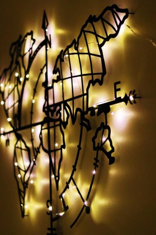 Décoration murale LED World Map Compass - 95 x 77 cm - Noir