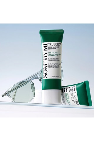 Zonnebrandème met niacinamide Truecica - Geïrriteerde huid SPF 50+ / PA++++ - 50 ml