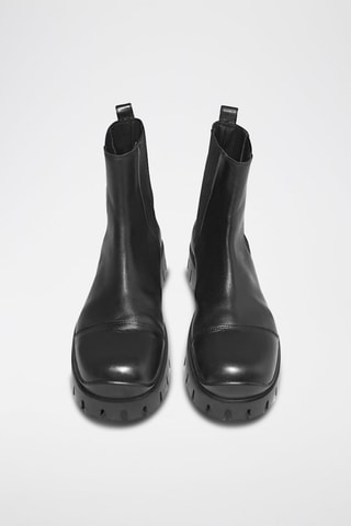 Botins Chelsea de couro - Preto  - COS