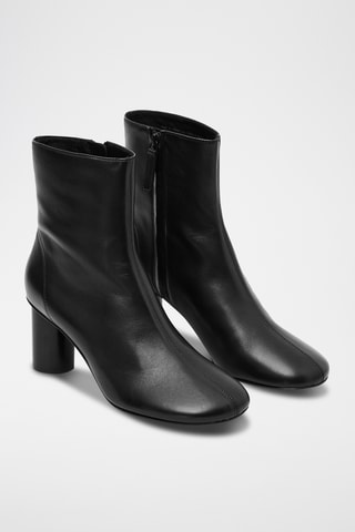 Botins em couro - Preto