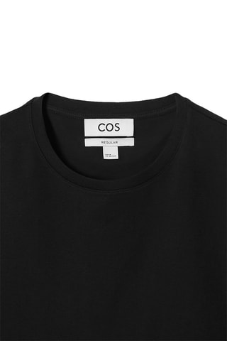 T-shirt regular - Preto  - COS