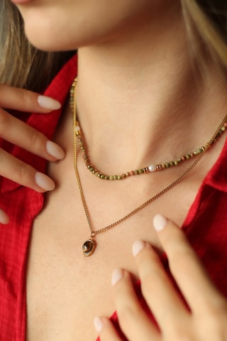 2 colliers - Plaqué or jaune et agates