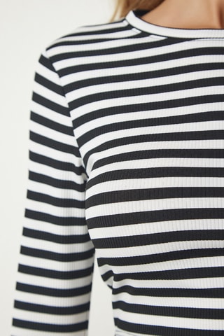 Crop top et jupe midi taille haute - Blanc et noir