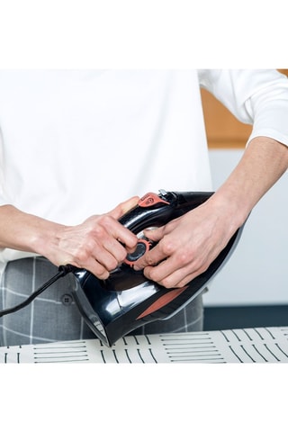 Ferro de engomar - Base em cerâmica