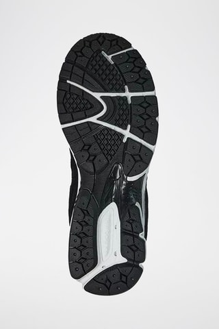 Sneakers 2002 - Nero e bianco