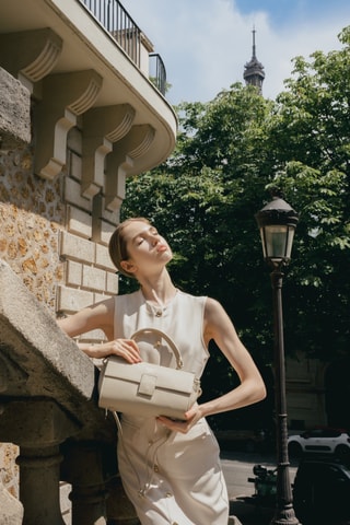 Sac à main en cuir Noa  - Beige