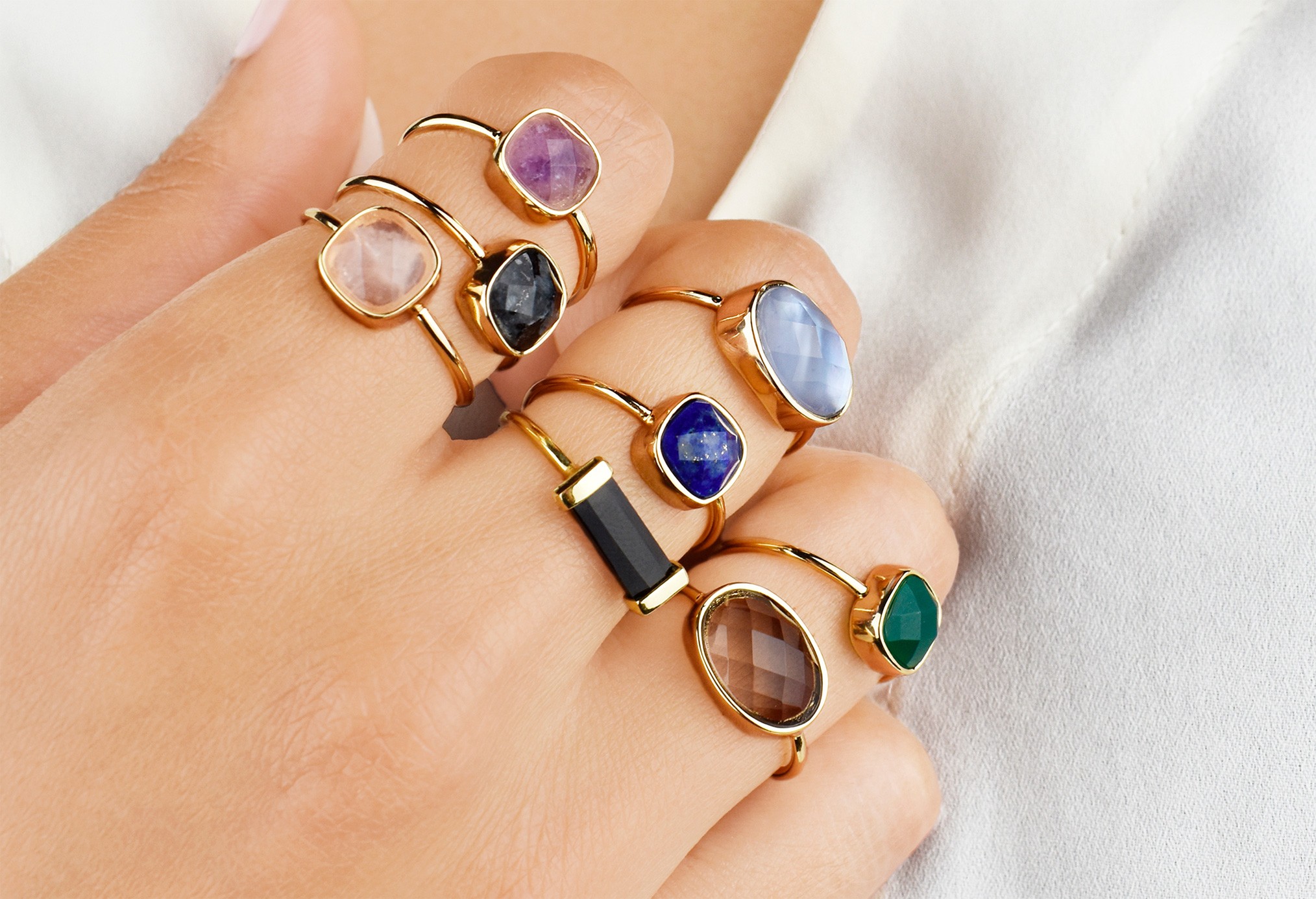 MOONSTONE à bas prix chez SHOWROOMPRIVÉ