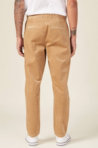 Pantalón chino tapered  - Beige