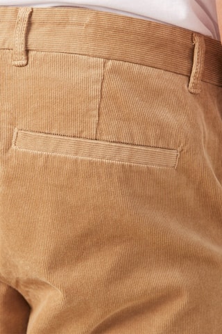 Pantalón chino tapered  - Beige