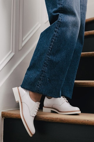 Derbies em couro Eloquent Branco