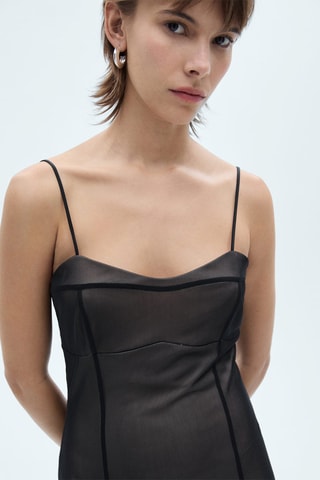 Robe courte style lingerie maille filet - Noir