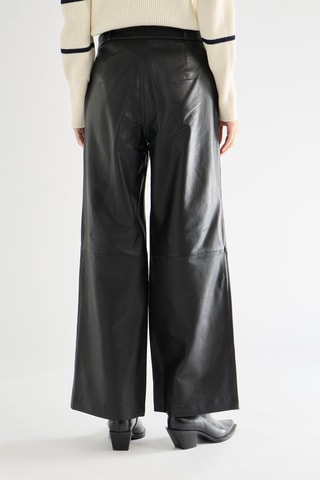 Calças em couro de carneiro - Preto