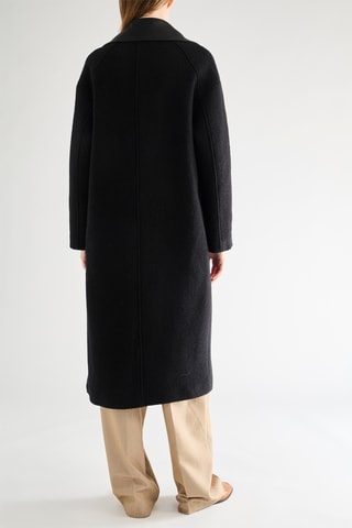 Sobretudo em lã virgem e couro de cordeiro - Preto