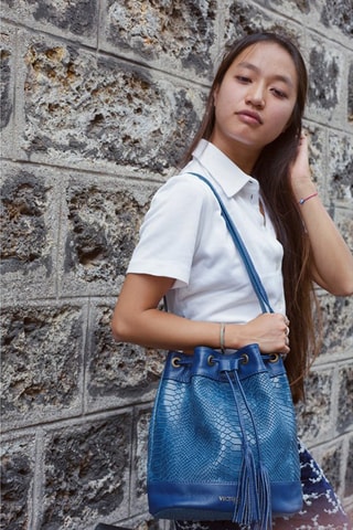 Sac seau en cuir Cerise - Bleu