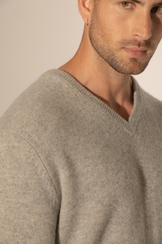 Maglia Enzo 100% cashmere 4 fili - Collo a V - Nuvola melange, 310 g