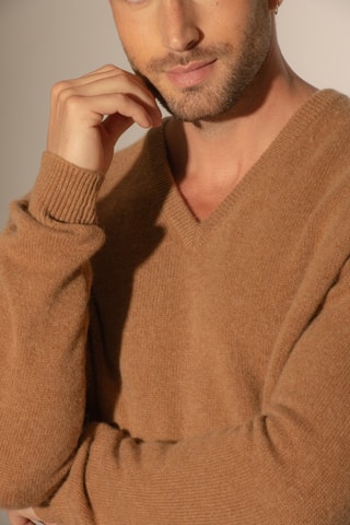 Maglia Enzo 100% cashmere, 4 fili - Collo a V - Nocciola 