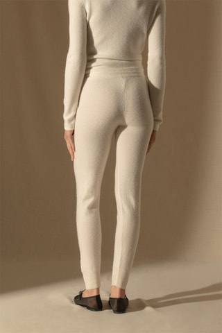Pantaloni sportivi Gwen 100% cashmere, 2 fili - Avorio