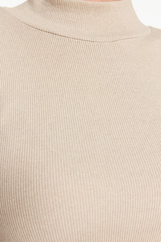 2 camisolas Preto e bege