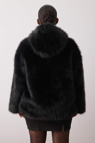 Sobretudo com capuz - Preto