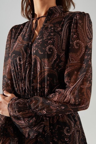 Vestido com folhos - Preto