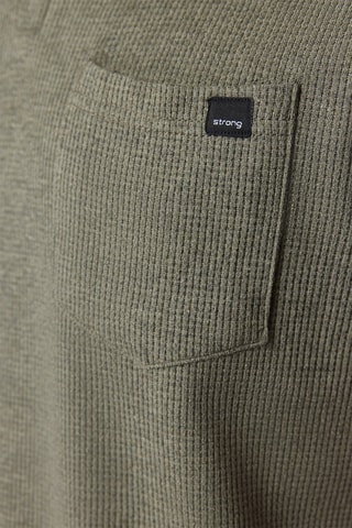 Polo e bermudas - Caqui