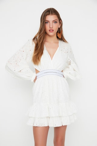 Vestido estilo patinadora em bordado inglês - Branco