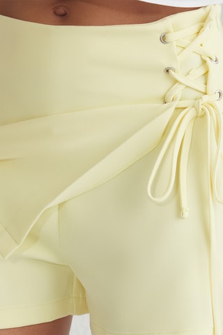 Saia-calção - Amarelo-pálido