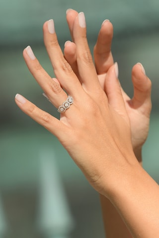 Anello Alanis - Oro bianco e diamanti