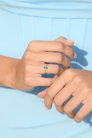 Anello Ambi - Oro giallo, diamanti e smeraldo