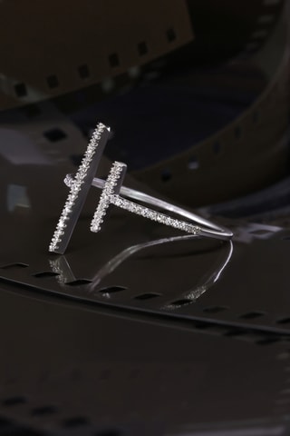 Bague Parallèle asymétrique  - Or blanc et diamants