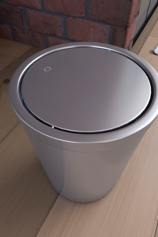 Papelera de cuarto de baño con tapa giratoria - Plateado - 20 x 24 x 20 cm