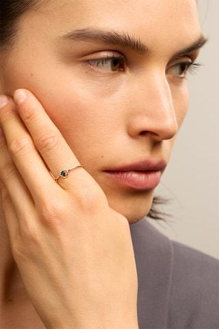 Anello - Oro giallo 18 kt e zaffiro