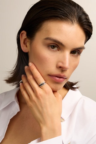 Anello - Oro giallo 18 kt, zaffiri e diamanti