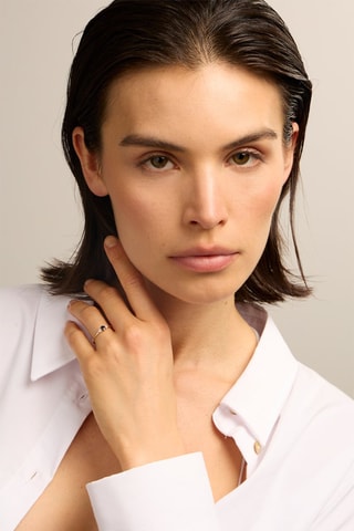 Anello - Oro giallo 18 kt, zaffiro e diamanti