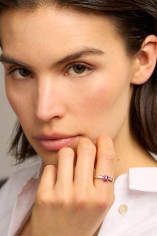 Anello - Oro bianco 18 kt, rubino e diamanti