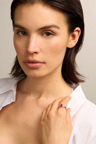 Anello - Oro bianco 18 kt, rubino e diamanti