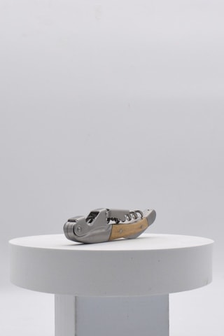 Saca-rolhas em bambu