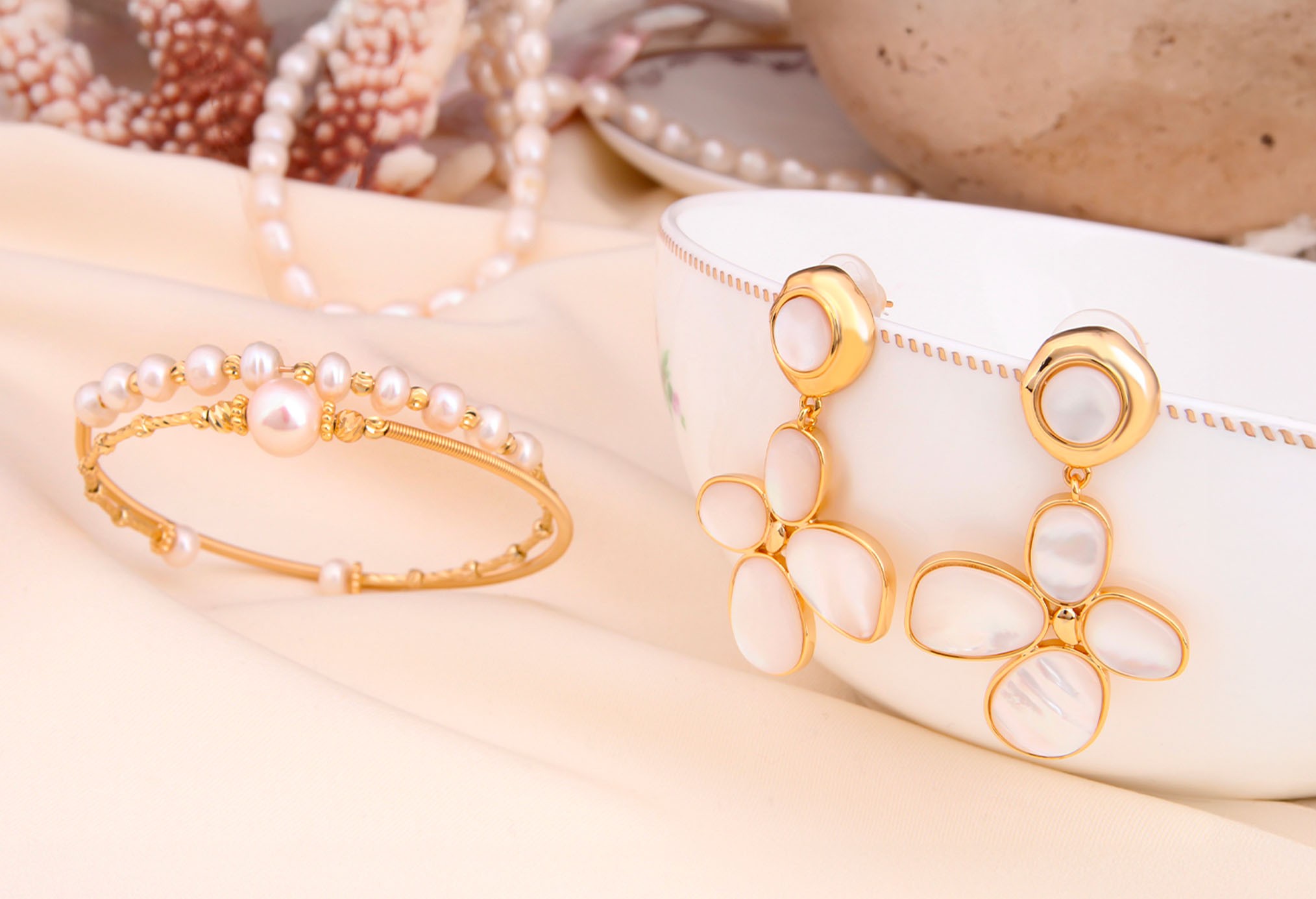 GAIA à bas prix sur SHOWROOMPRIVÉ