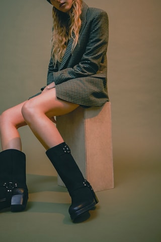 Botas em couro de vaca nobuck - Preto