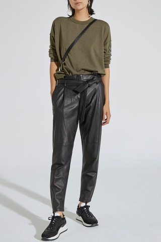 Calças em couro de cordeiro de cintura subida - Preto - IKKS