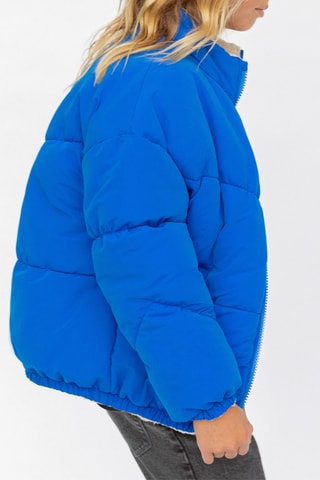 Blusão acolchoado reversível - Azul-elétrico e cru - IKKS Júnior