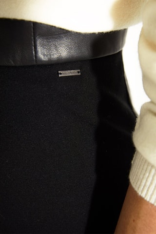 Saia direita em couro - Preto - IKKS