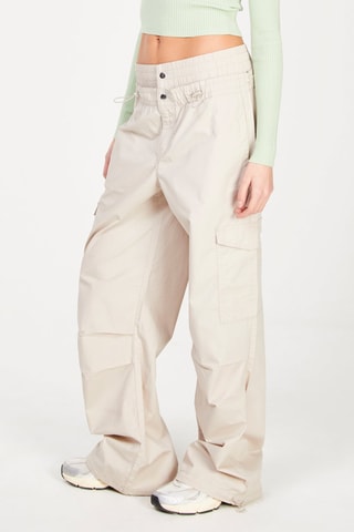 Pantalón cargo tiro alto - Beige