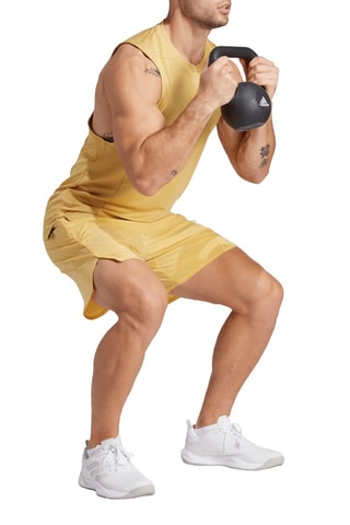 Trainingsshort HIIT Workout - Mosterdgeel