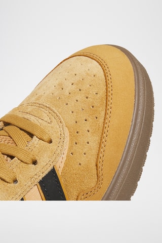 Nubuck Voetbalschoenen Tyshawn II - Lichtbruin